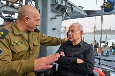 Photo Caption: PM to foreign media: 'The Bible says there is a time for peace and a time for war. This is a time for war.' (Kobi Gideon/GPO)